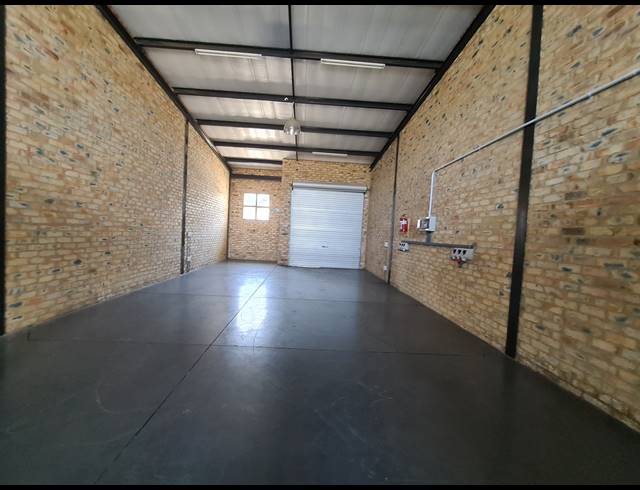 140M² WAREHOUSE TO LET IN PRESIDENT PARK